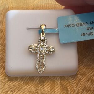 .53 ct Cross Pendant with moissanite